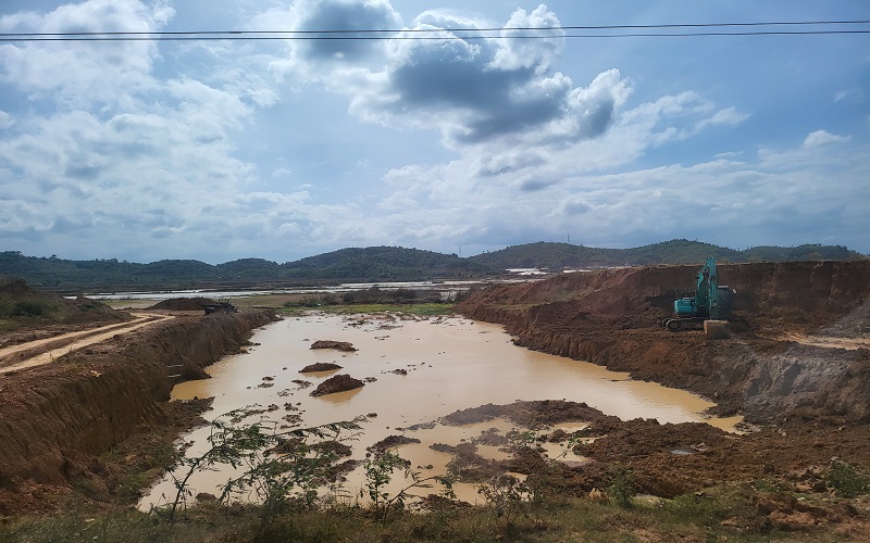 Đắk Lắk: Người dân sống cùng khói bụi, phương tiện hoạt động gây ô nhiễm môi trường