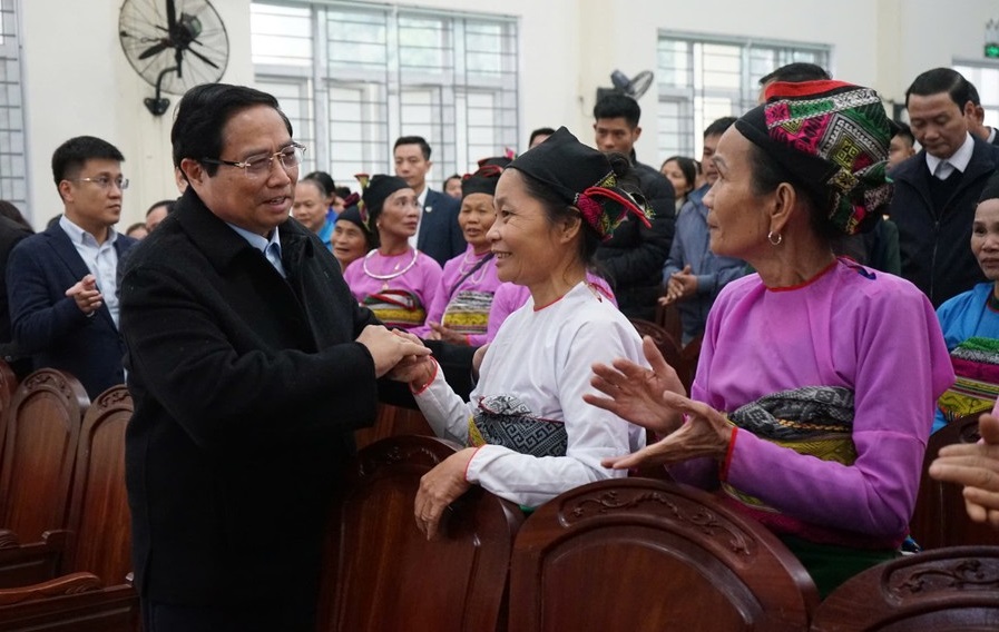 Thủ tướng Chính phủ Phạm Minh Chính dự chương trình tặng quà các gia gia đình chính sách, hộ nghèo, công nhân tại tỉnh Thanh Hóa