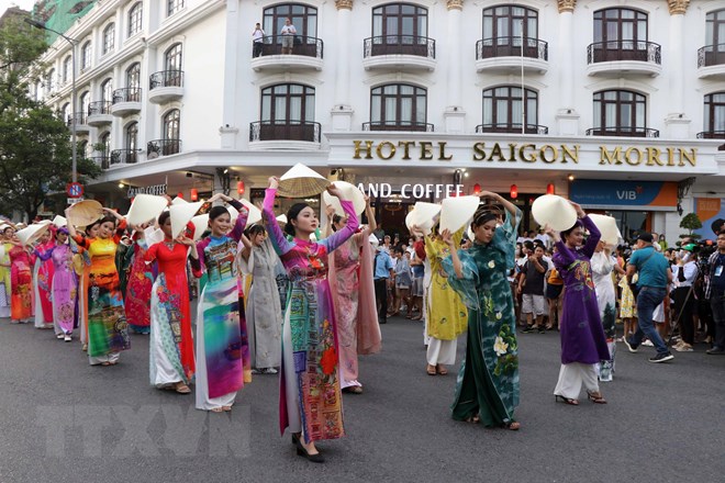 Festival Huế 2022: Rực rỡ sắc màu văn hóa trong lễ hội đường phố