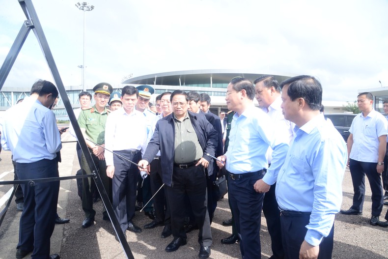 Thủ tướng kiểm tra các dự án trọng điểm tại Bình Định