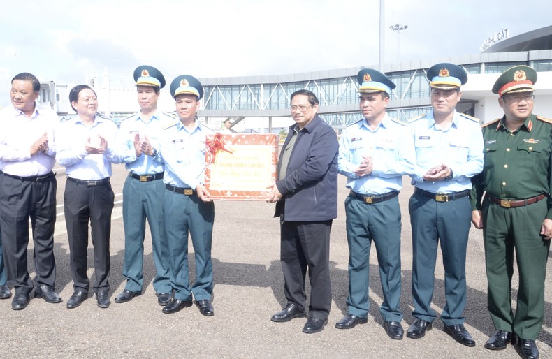 Thủ tướng kiểm tra các dự án trọng điểm tại Bình Định