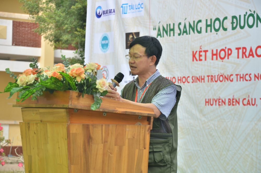 “Chương trình Ánh sáng học đường” trao tặng mũ bảo hiểm và học bổng cho học sinh Tây Ninh