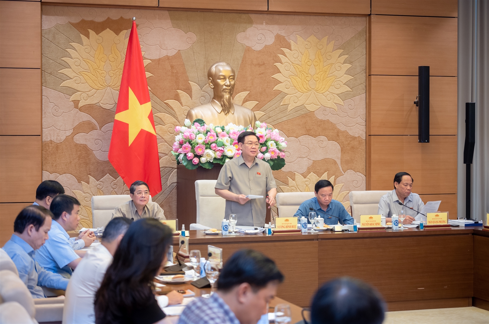 Chủ tịch Quốc hội Vương Đình Huệ: Tuyệt đối không chủ quan, nỗ lực không ngừng nghỉ để có được dự thảo Luật Đất đai (sửa đổi) tốt nhất