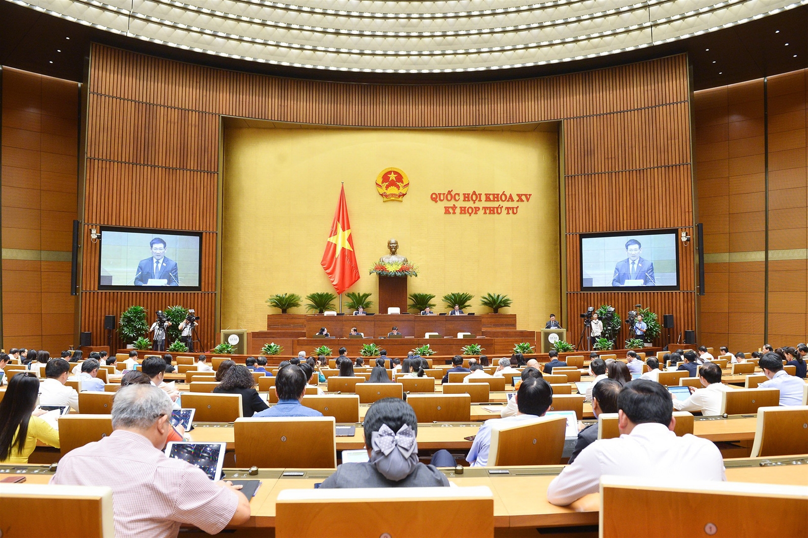 Sáng 3/11, Quốc hội thảo luận ở tổ về Dự án Luật Đất đai (sửa đổi)