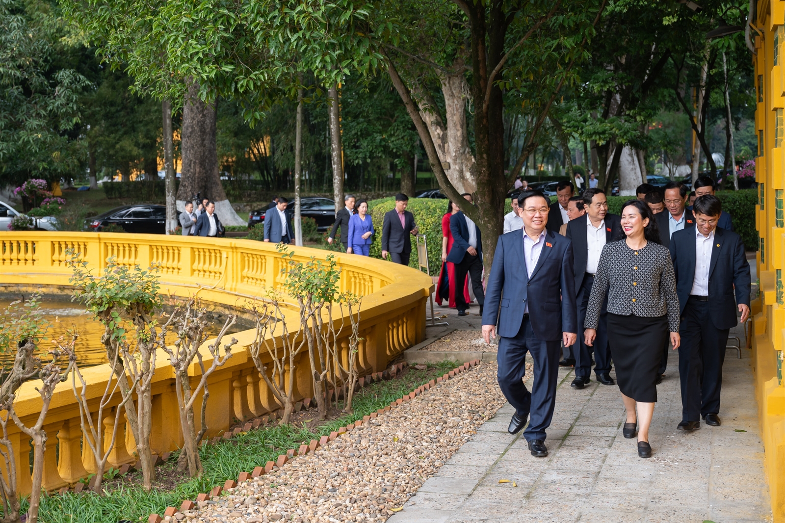 Chủ tịch Quốc hội Vương Đình Huệ dâng hương tưởng nhớ Chủ tịch Hồ Chí Minh