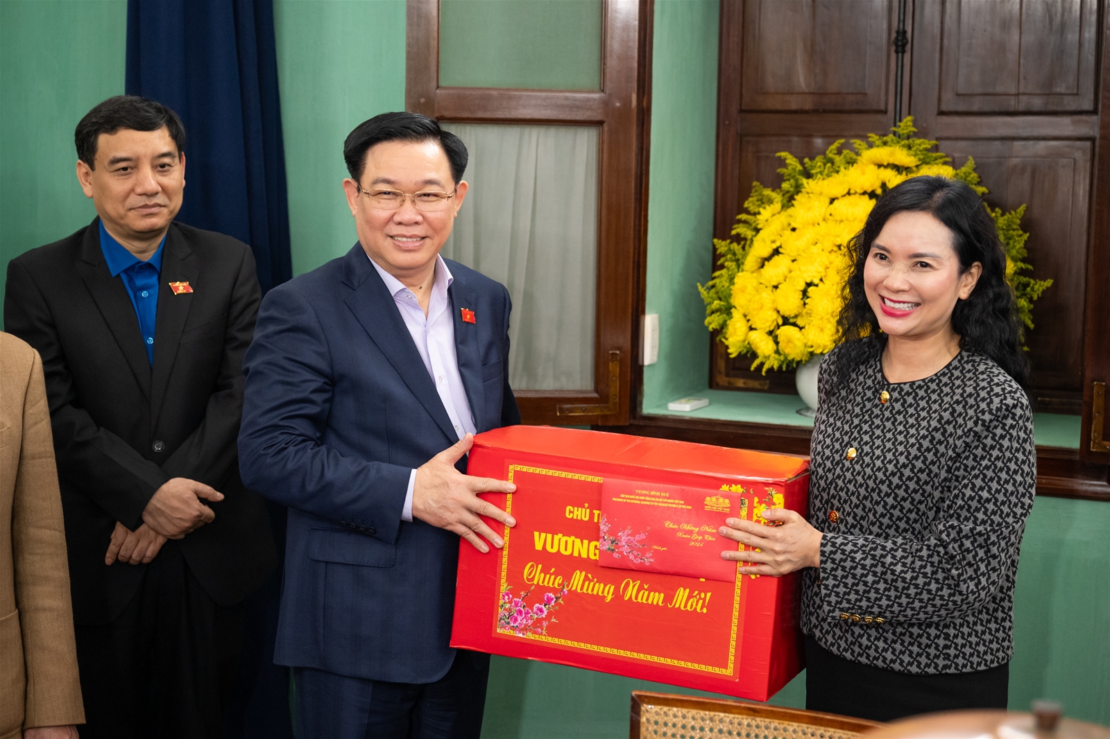 Chủ tịch Quốc hội Vương Đình Huệ dâng hương tưởng nhớ Chủ tịch Hồ Chí Minh