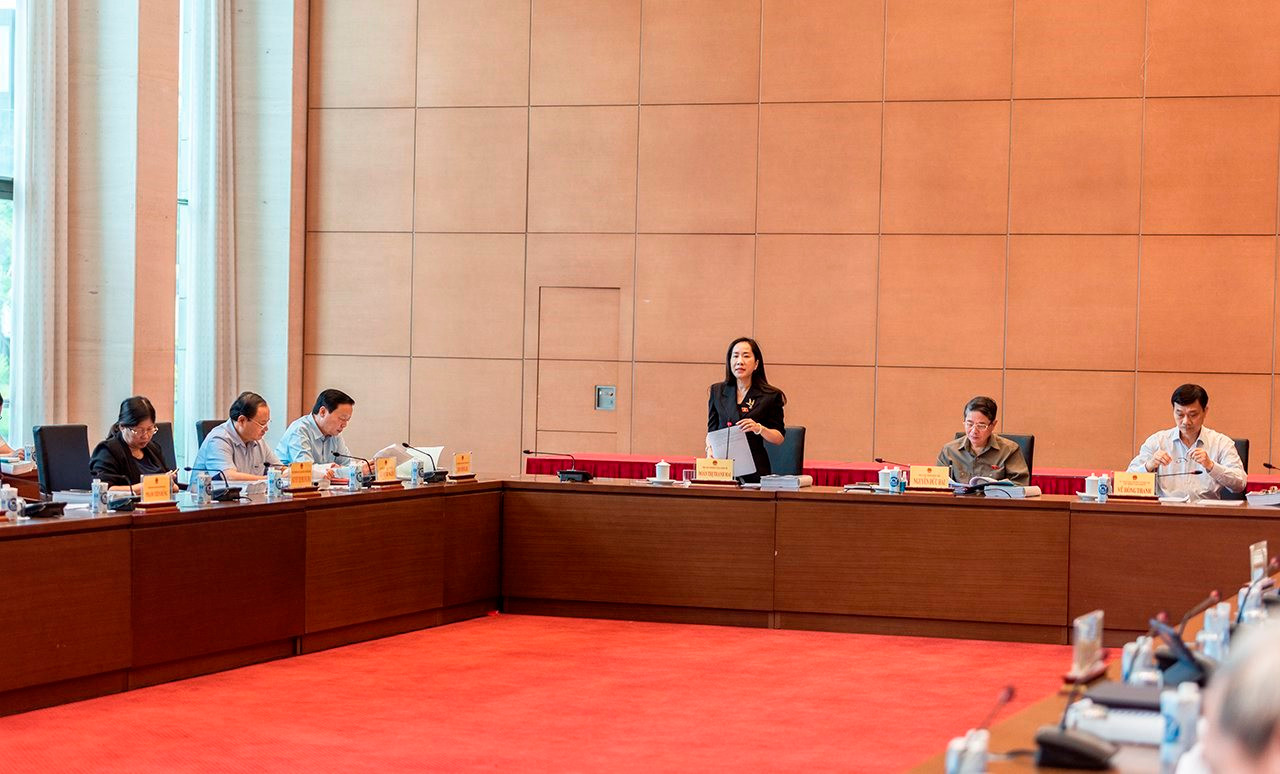 Thường trực Ủy ban Kinh tế họp thẩm tra sơ bộ dự án Luật Đất đai (sửa đổi)