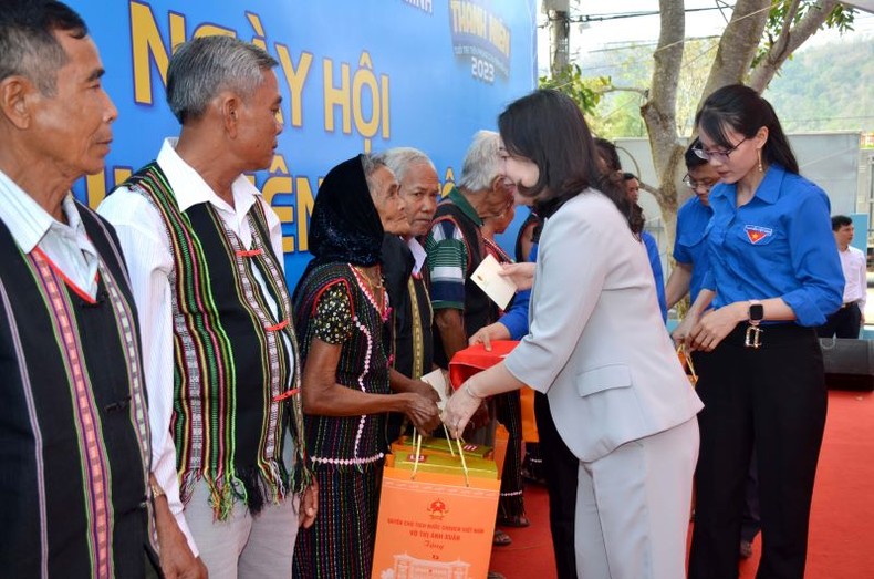 Quyền Chủ tịch nước Võ Thị Ánh Xuân dự Lễ khởi động Tháng Thanh niên 2023 tại Bình Thuận