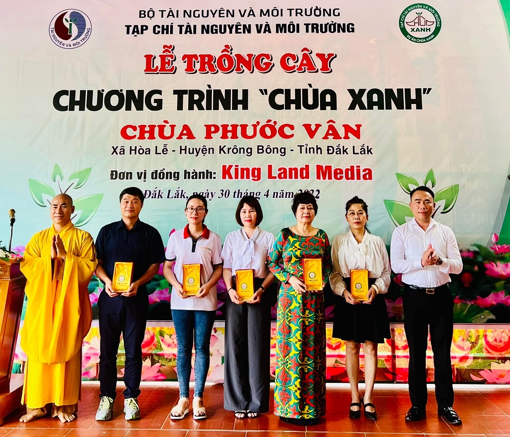 Phóng sự ảnh: Chương trình “Chùa xanh” trồng cây ở chùa Phước Vân, Đắk Lắk