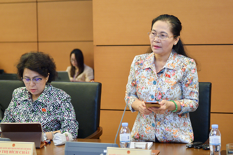 Thảo luận tổ 2: Cân nhắc việc ban hành bảng giá đất hàng năm