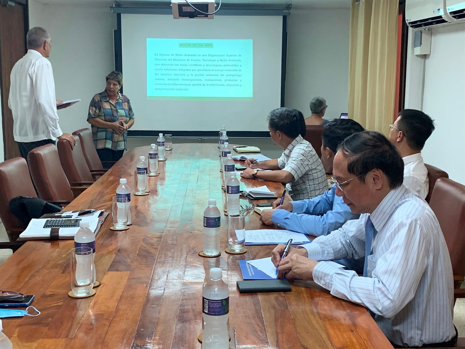 Tăng cường hợp tác với Bộ Khoa học, Công nghệ và Môi trường Cuba trong lĩnh vực khí tượng thủy văn, môi trường và kinh tế tuần hoàn