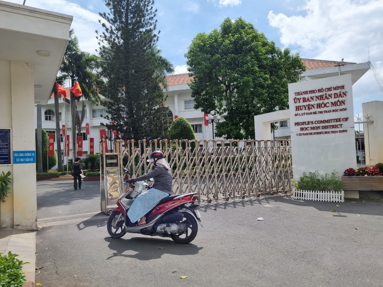 Hóc Môn: Cần làm rõ trách nhiệm người đứng đầu địa phương tại khu đất có Hố sâu nguy hiểm