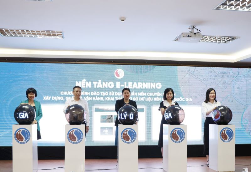 Nâng cao sử dụng phần mềm chuyên ngành xây dựng, quản lý, vận hành, khai thác cơ sở dữ liệu nền địa lý quốc gia