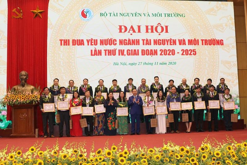 Ban hành Thông tư hướng dẫn Luật Thi đua, khen thưởng ngành Tài nguyên và Môi trường