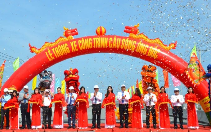Thông xe 2 công trình giao thông lớn tại Cà Mau