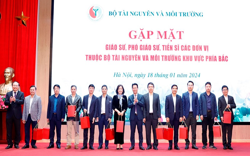 Gặp mặt Giáo sư, Phó Giáo sư, Tiến sĩ ngành Tài nguyên và Môi trường khu vực phía Bắc