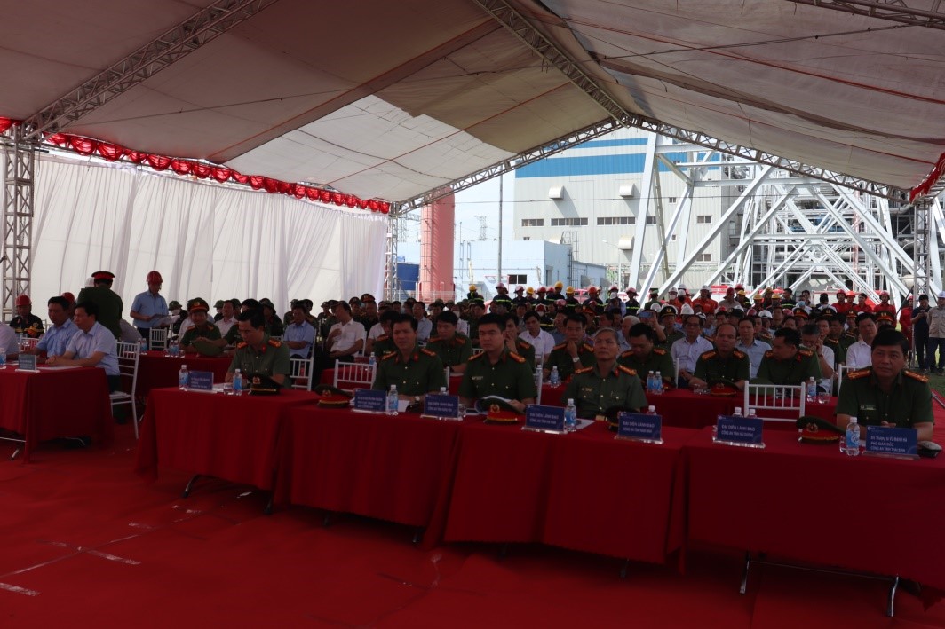 Diễn tập phương án chữa cháy và cứu nạn đối với bể chứa dầu tại Kho xăng dầu Công ty Nhiệt điện Thái Bình