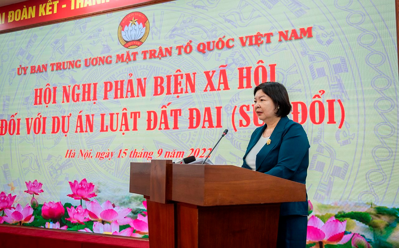 Đảm bảo quyền và nghĩa vụ của người sử dụng đất và quyền của người bị thu hồi đất