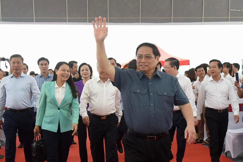 Thủ tướng Phạm Minh Chính dự Lễ phát động Phong trào thi đua đẩy mạnh phát triển kết cấu hạ tầng, chống lãng phí