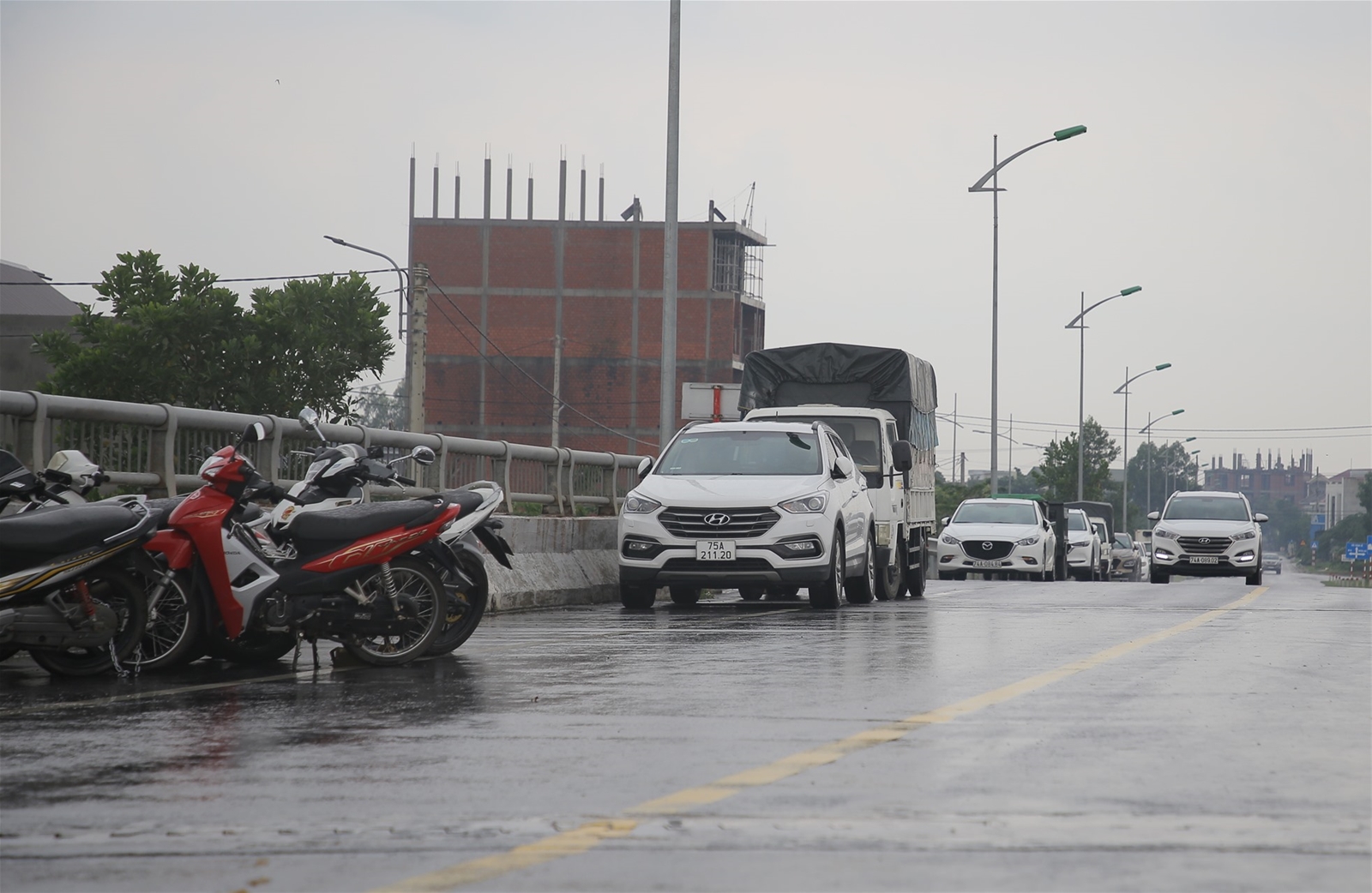 Cuộc sống của người dân vùng rốn lũ Quảng Trị giữa mênh mông biển nước