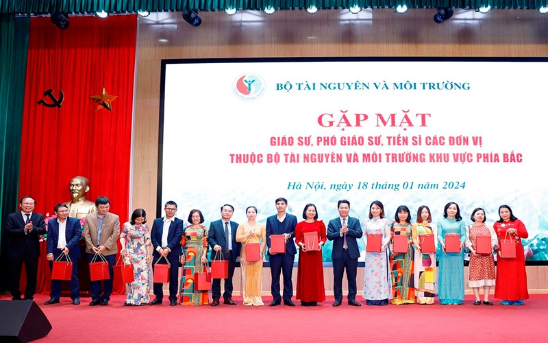 Gặp mặt Giáo sư, Phó Giáo sư, Tiến sĩ ngành Tài nguyên và Môi trường khu vực phía Bắc