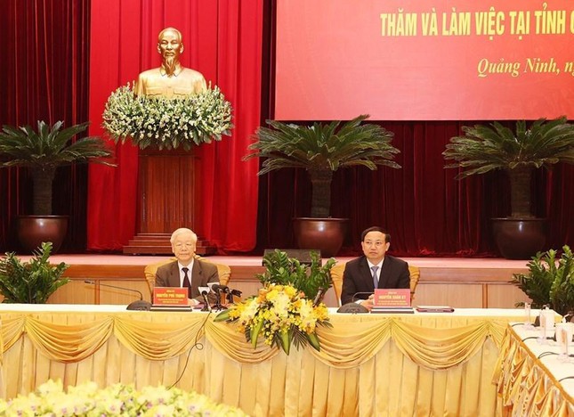 Hình ảnh Tổng Bí thư Nguyễn Phú Trọng làm việc với cán bộ chủ chốt Quảng Ninh