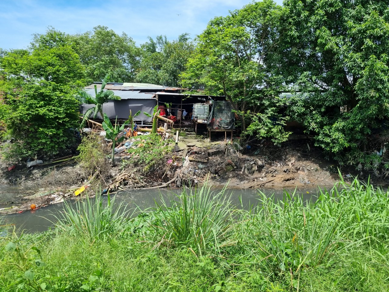 Ô nhiễm ở các khu dân cư xã chuẩn nông thôn mới xã Đông Thạnh, huyện Hóc Môn