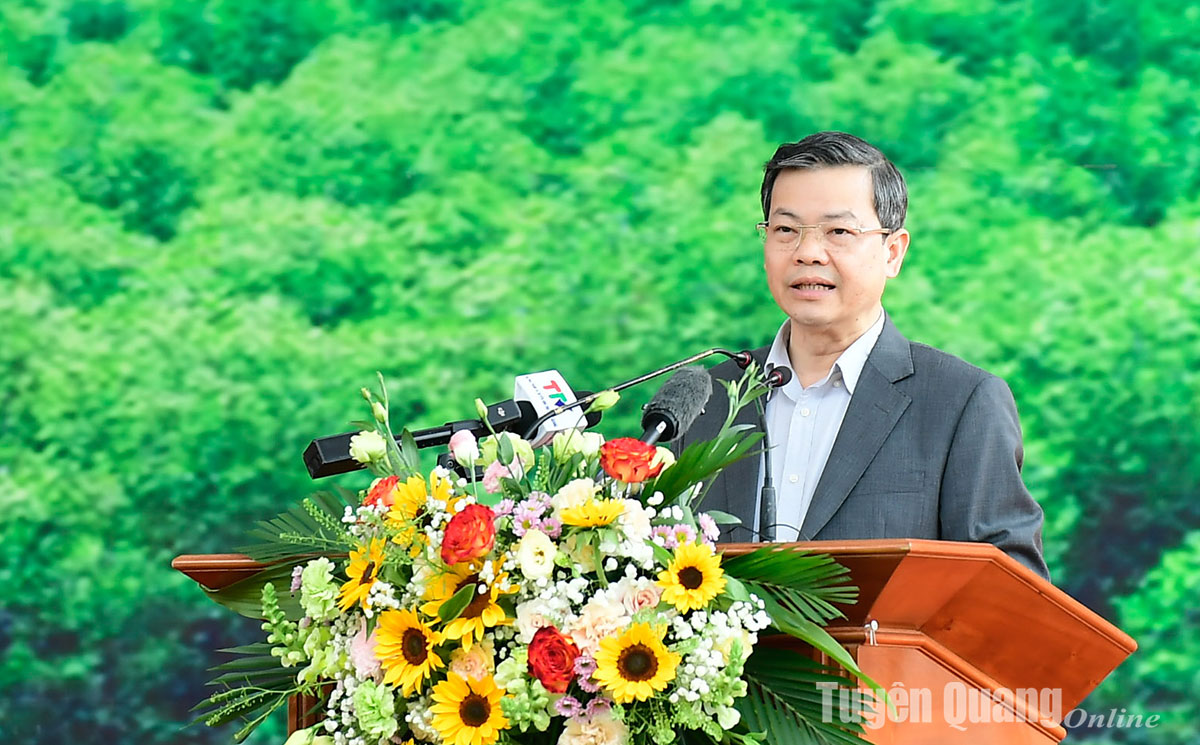 Đồng chí Võ Văn Thưởng, Ủy viên Bộ Chính trị, Chủ tịch nước dự Lễ phát động Tết trồng cây Xuân Giáp Thìn 2024 tại Tuyên Quang