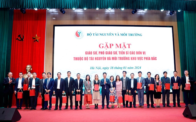 Gặp mặt Giáo sư, Phó Giáo sư, Tiến sĩ ngành Tài nguyên và Môi trường khu vực phía Bắc