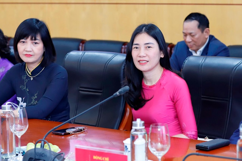 Bộ trưởng Đặng Quốc Khánh: Đánh giá cao những đóng góp của phụ nữ trong ngành Tài nguyên và Môi trường