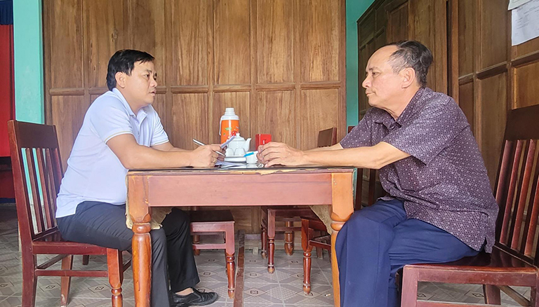 Thừa Thiên Huế: Nhiều khó khăn trong việc hạn chế người dân đốt rơm rạ sau thu hoạch lúa