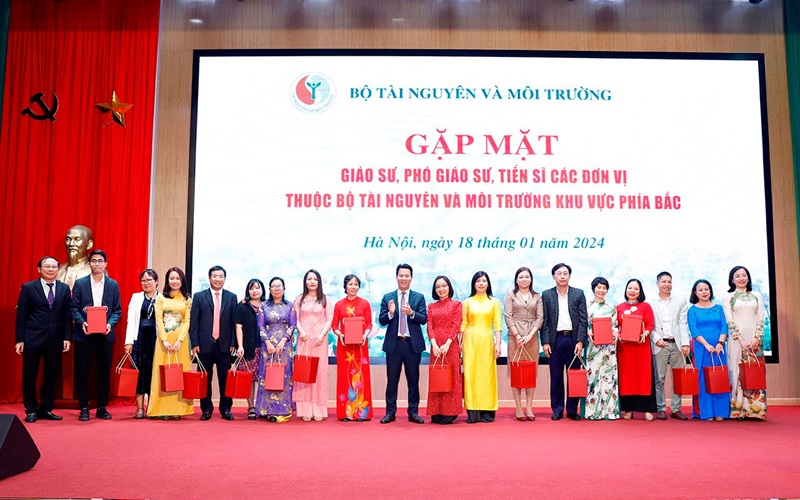Gặp mặt Giáo sư, Phó Giáo sư, Tiến sĩ ngành Tài nguyên và Môi trường khu vực phía Bắc