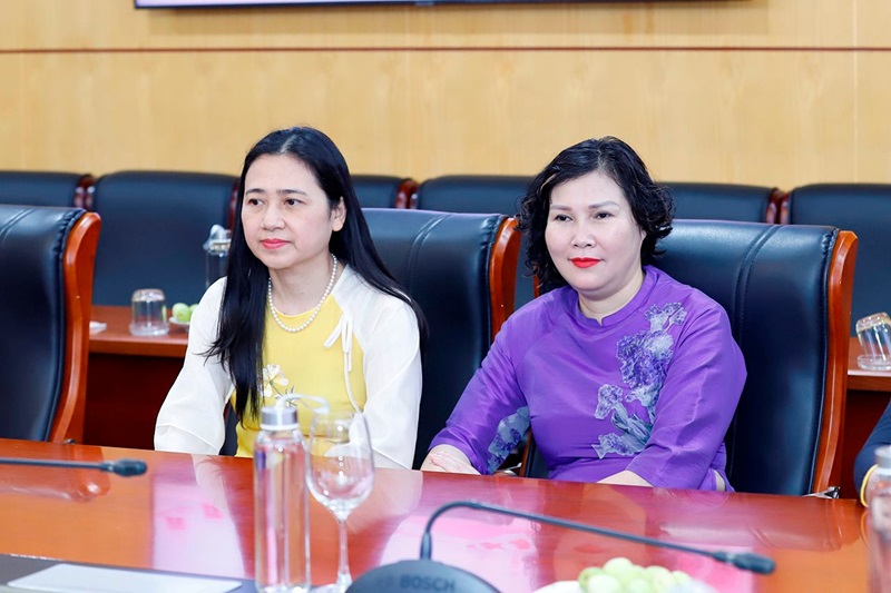 Bộ trưởng Đặng Quốc Khánh: Đánh giá cao những đóng góp của phụ nữ trong ngành Tài nguyên và Môi trường