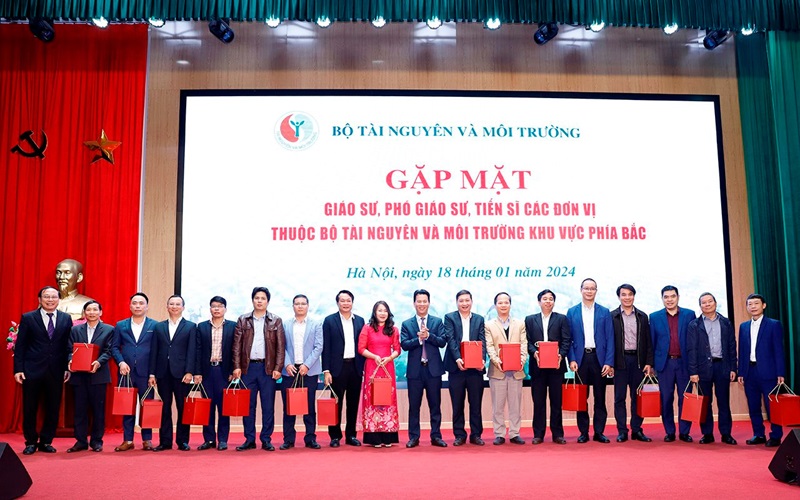 Gặp mặt Giáo sư, Phó Giáo sư, Tiến sĩ ngành Tài nguyên và Môi trường khu vực phía Bắc