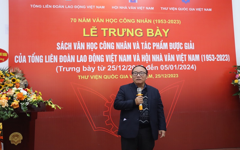 Khai mạc trưng bày sách văn học công nhân đạt giải từ năm 1953 đến nay
