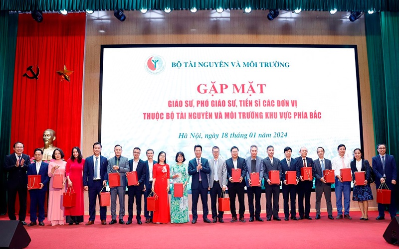 Gặp mặt Giáo sư, Phó Giáo sư, Tiến sĩ ngành Tài nguyên và Môi trường khu vực phía Bắc
