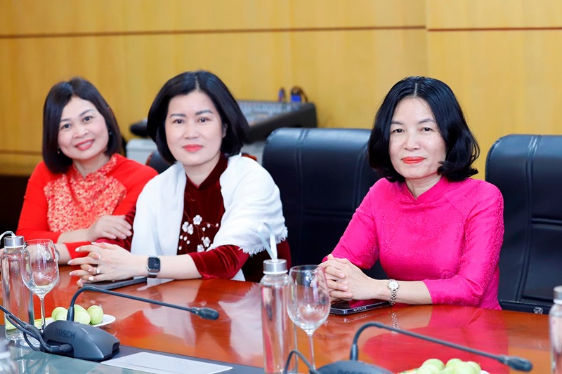 Bộ trưởng Đặng Quốc Khánh: Đánh giá cao những đóng góp của phụ nữ trong ngành Tài nguyên và Môi trường
