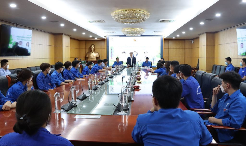 Thanh niên Bộ Tài nguyên và Môi trường hành động vì môi trường