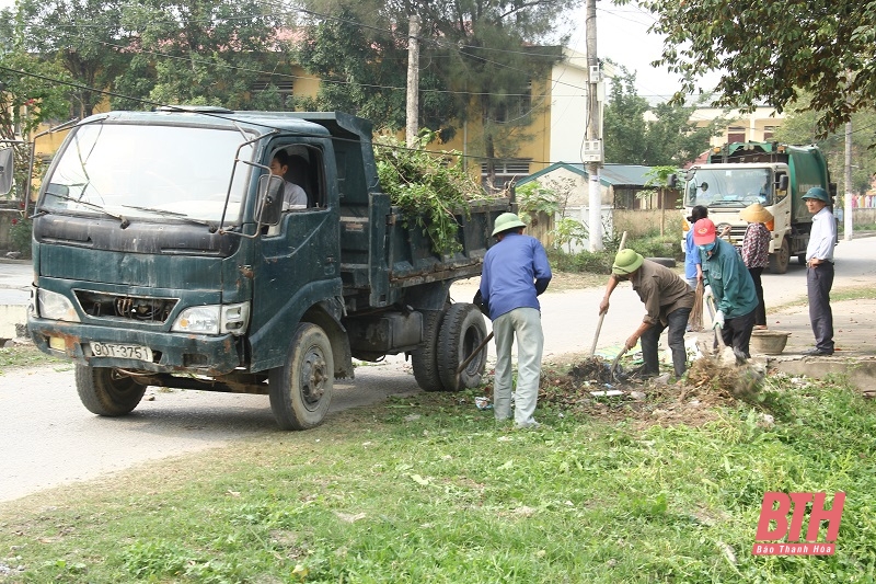 Xã Hoằng Đại (Thanh Hóa) ra quân tổng dọn vệ sinh môi trường
