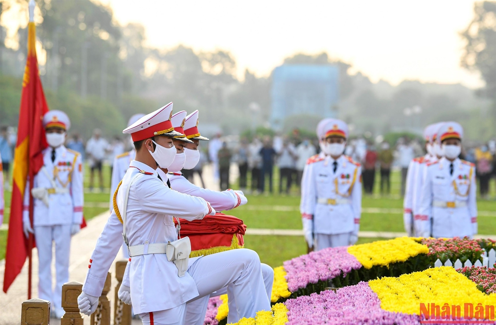 Thiêng liêng nghi lễ thượng cờ mừng Quốc khánh 2/9