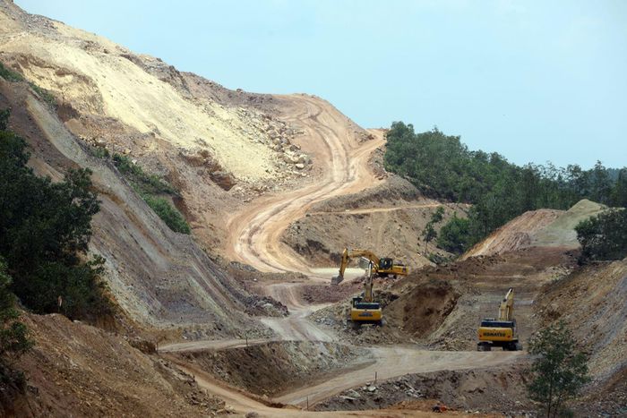 Đẩy nhanh cấp phép khai thác khoáng sản làm vật liệu xây dựng cao tốc Bắc - Nam phía Đông