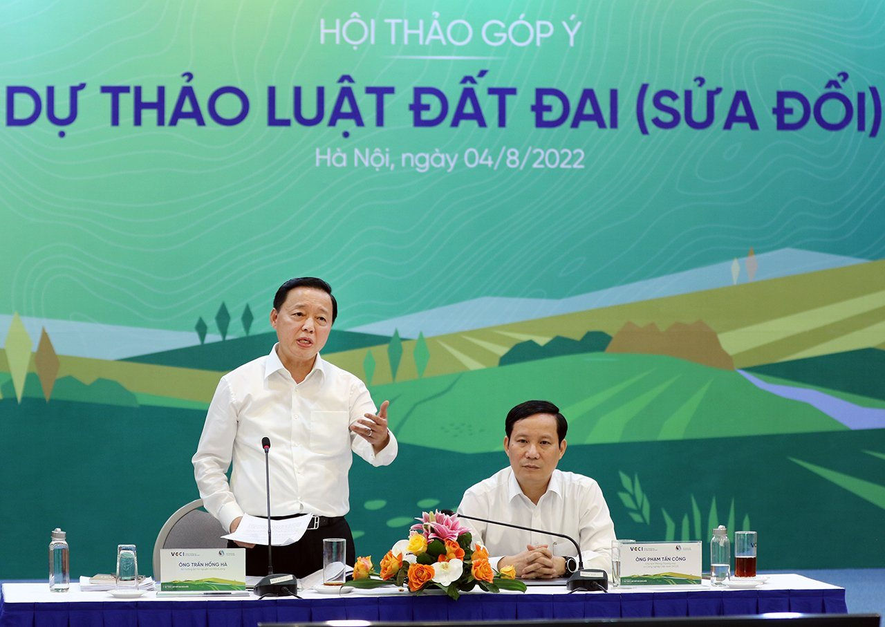 Bộ trưởng Bộ Tài nguyên và Môi trường Trần Hồng Hà trả lời trực tuyến về Dự thảo Luật Đất đai sửa đổi năm 2022