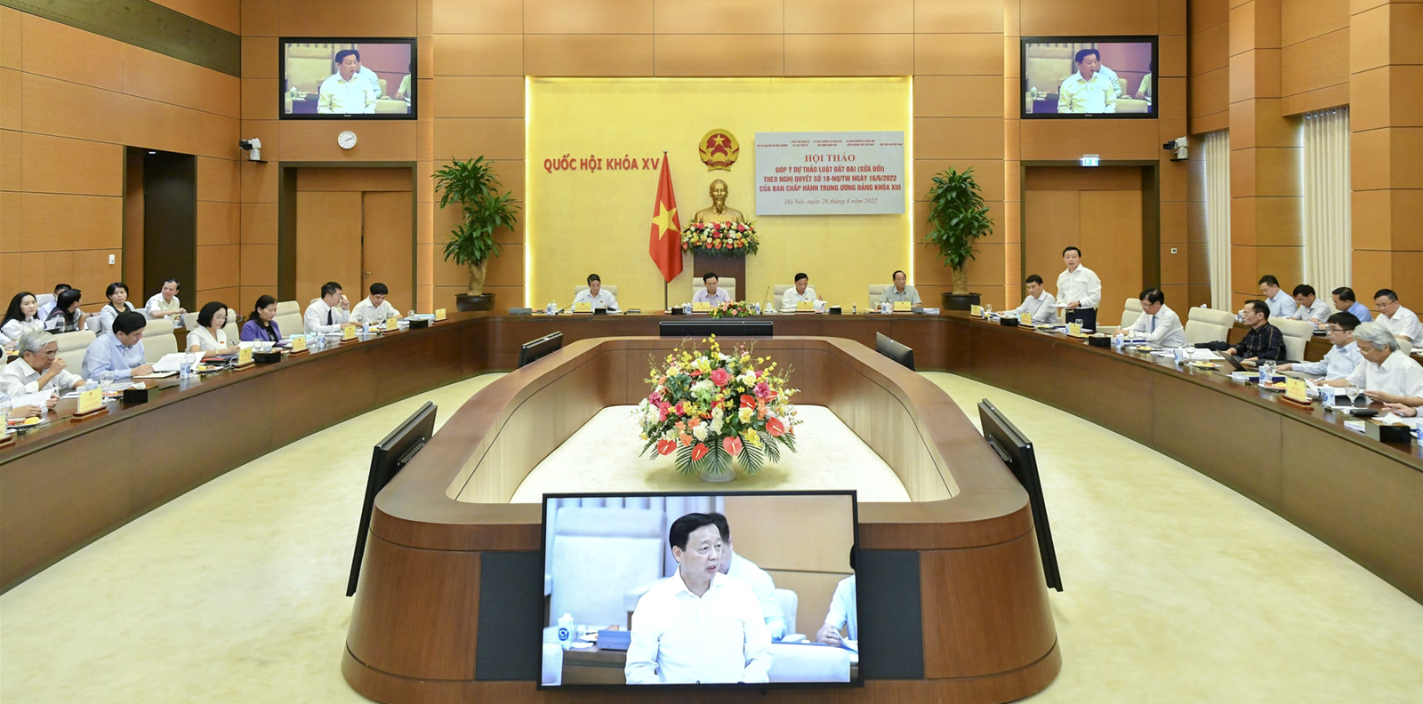 Bộ trưởng Bộ Tài nguyên và Môi trường Trần Hồng Hà trả lời trực tuyến về Dự thảo Luật Đất đai sửa đổi năm 2022