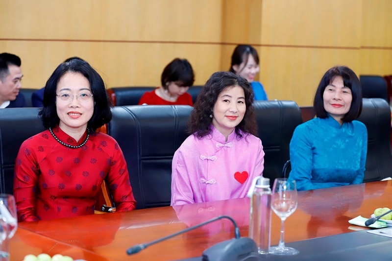 Bộ trưởng Đặng Quốc Khánh: Đánh giá cao những đóng góp của phụ nữ trong ngành Tài nguyên và Môi trường