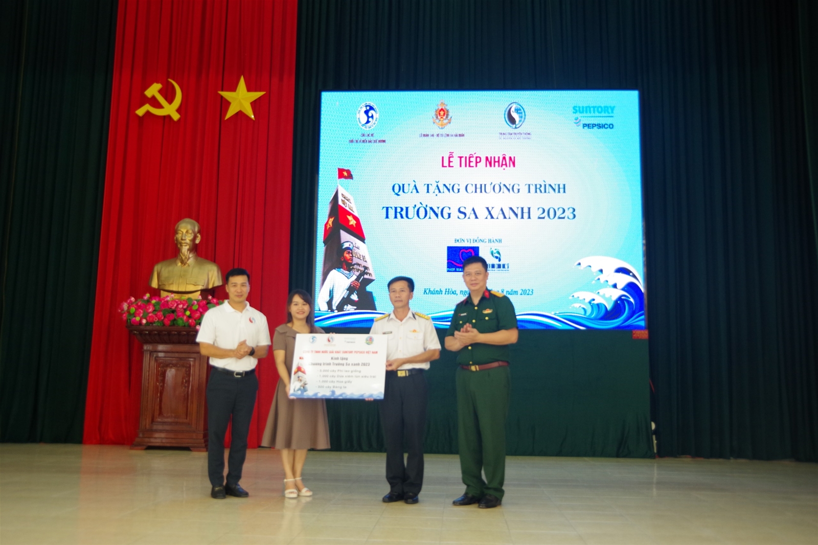 Trường Sa Xanh - Cải tạo môi trường sinh thái nơi đầu sóng