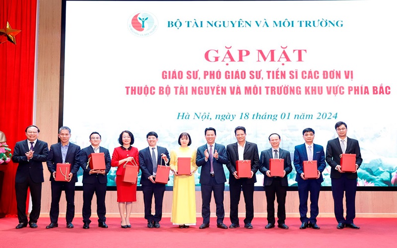 Gặp mặt Giáo sư, Phó Giáo sư, Tiến sĩ ngành Tài nguyên và Môi trường khu vực phía Bắc