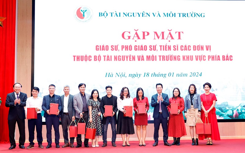 Gặp mặt Giáo sư, Phó Giáo sư, Tiến sĩ ngành Tài nguyên và Môi trường khu vực phía Bắc