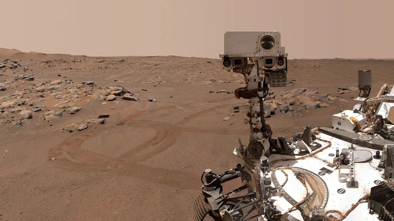 Tàu thăm dò của NASA tìm thấy dấu vết trầm tích hồ nước cổ trên sao Hỏa