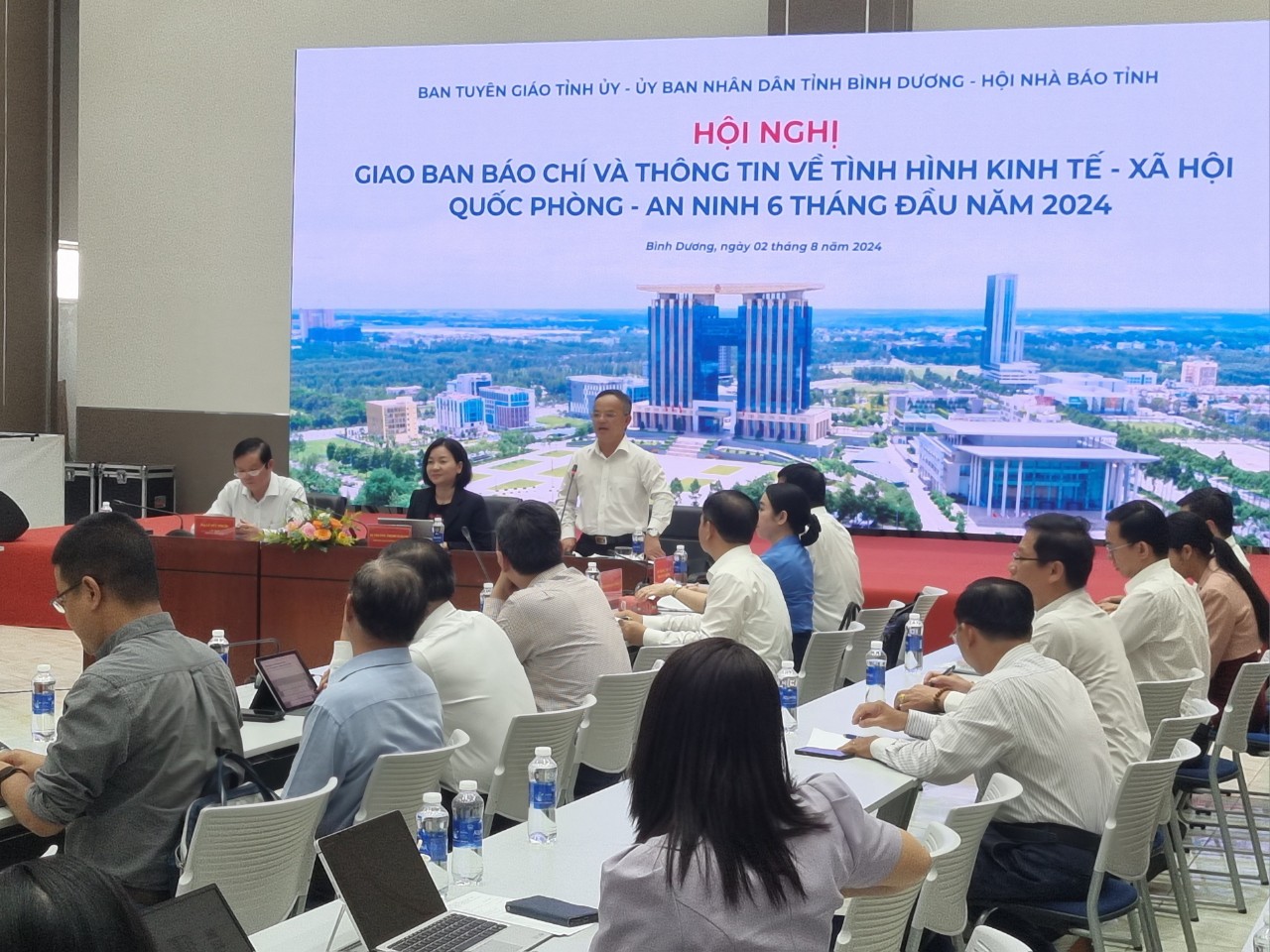 Bình Dương: Chú trọng tăng trưởng kinh tế và tích cực bảo vệ môi trường