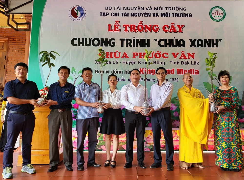 Phóng sự ảnh: Chương trình “Chùa xanh” trồng cây ở chùa Phước Vân, Đắk Lắk